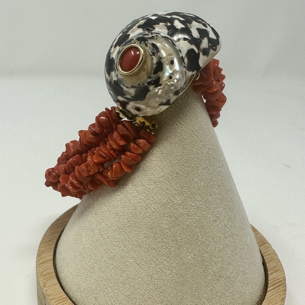 Beautiful Coral and Shell Bracelet - Picture 2 of 6